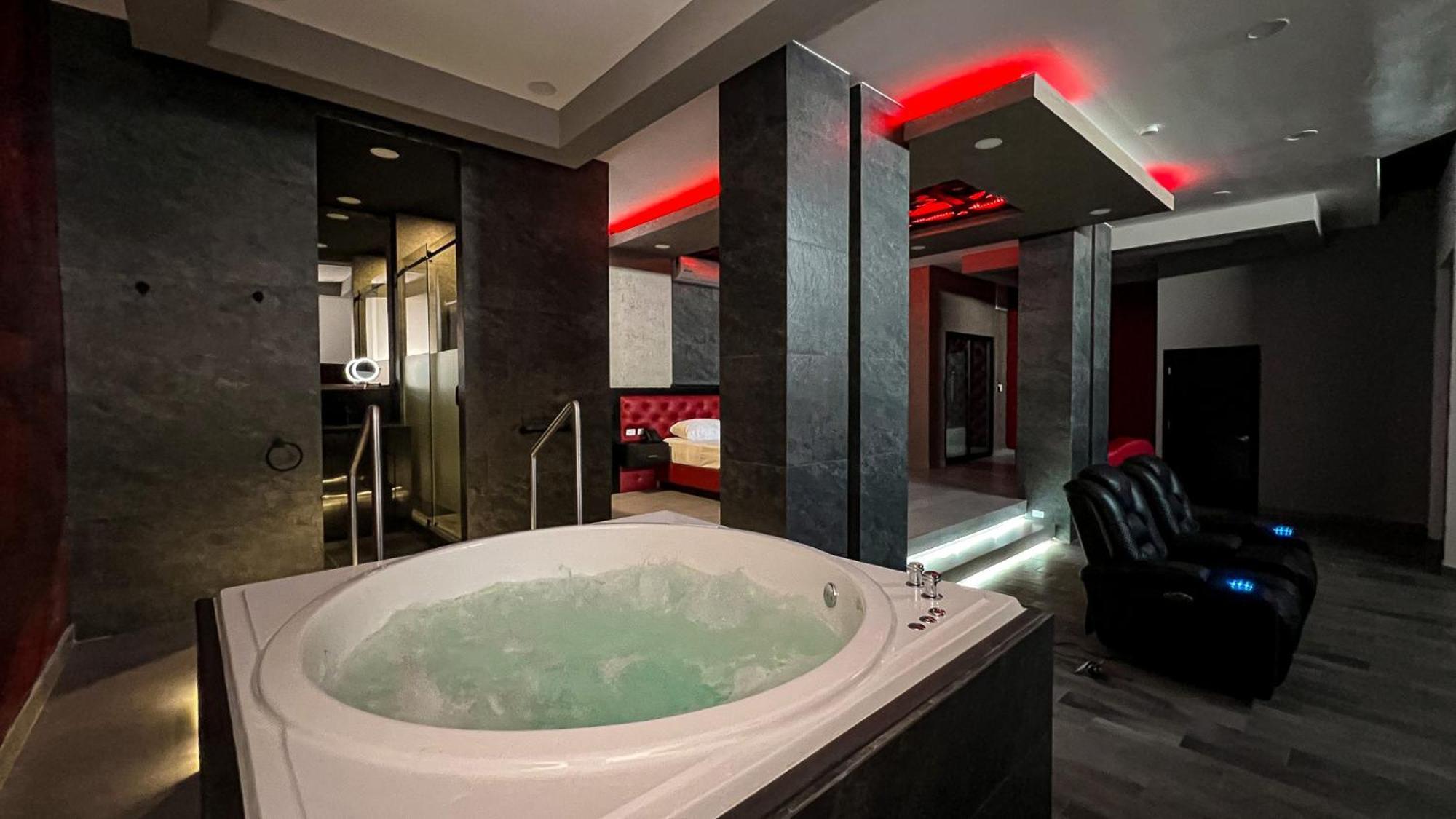 Motel Boutique Qatro エンセナダ エクステリア 写真